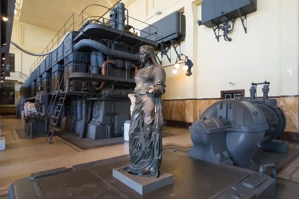 Centrale-Montemartini-Industrial-Archaeology-Museum-Rome